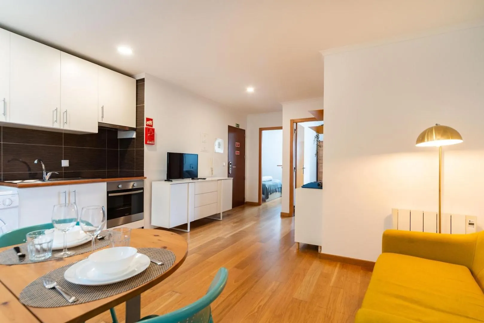2-Bed Apt With A Charming Terrace At Intendente Lisbona Portogallo