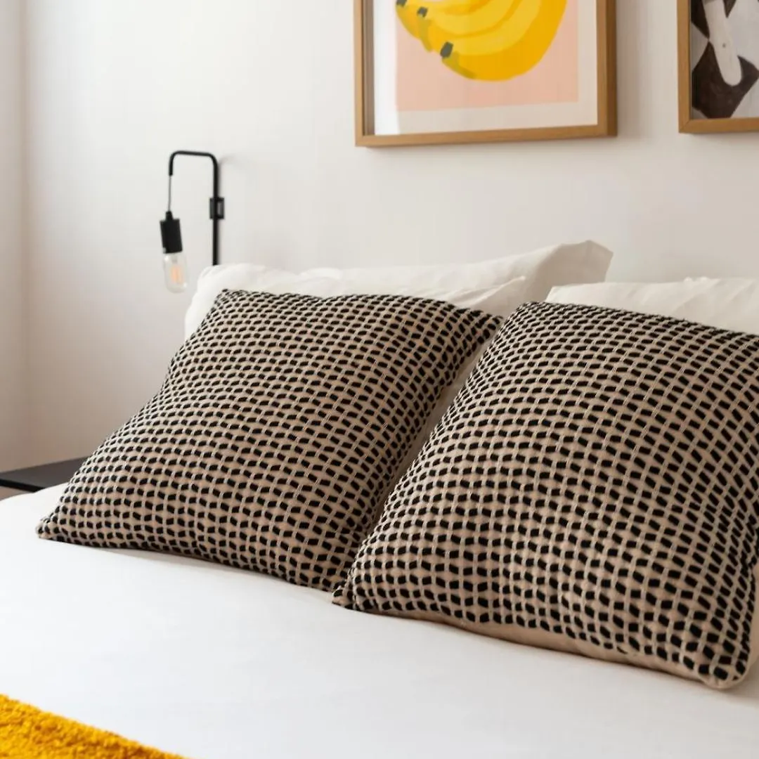 2-Bed Apt With A Charming Terrace At Intendente Lisbona 0*,