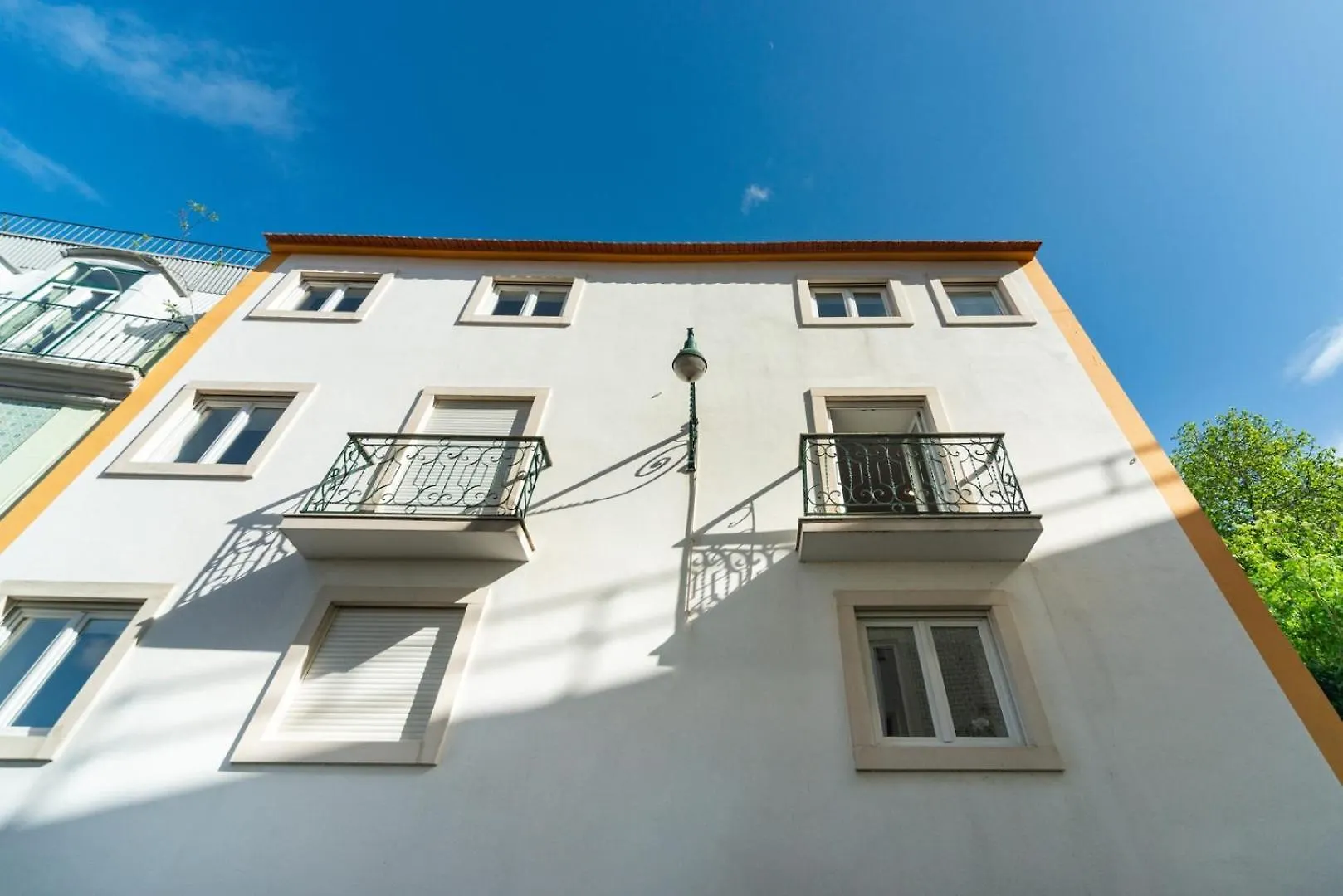 Appartamento 2-Bed Apt With A Charming Terrace At Intendente Lisbona Portogallo