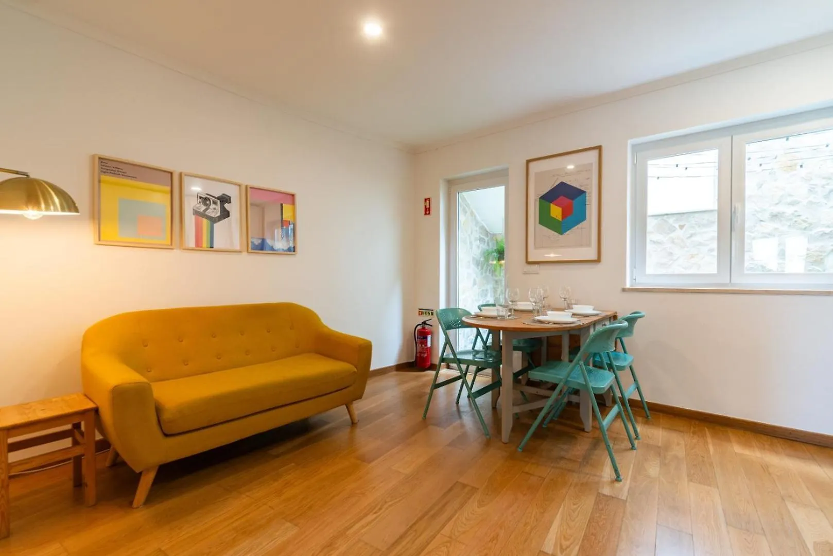 Appartamento 2-Bed Apt With A Charming Terrace At Intendente Lisbona