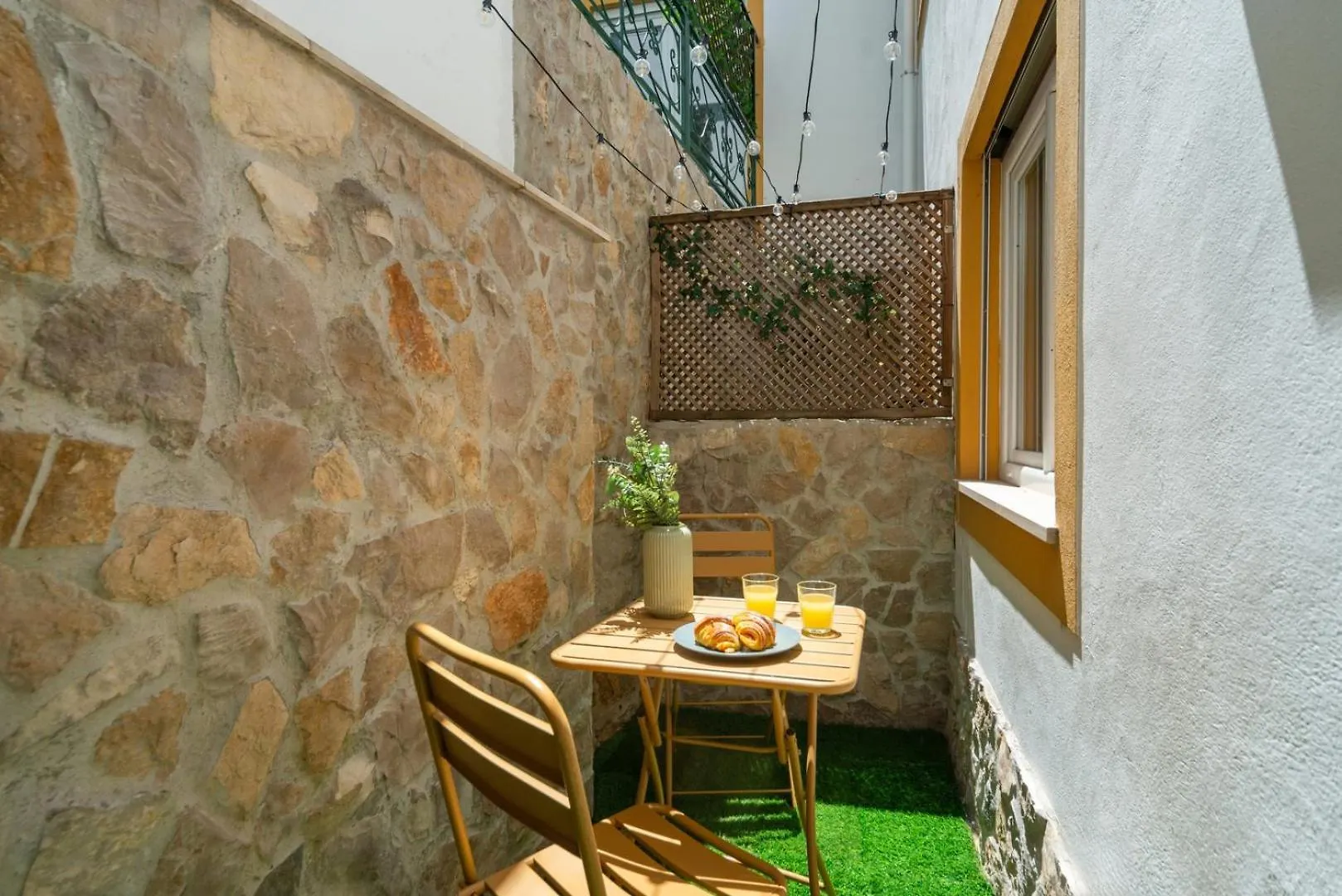 2-Bed Apt With A Charming Terrace At Intendente Lisbona
