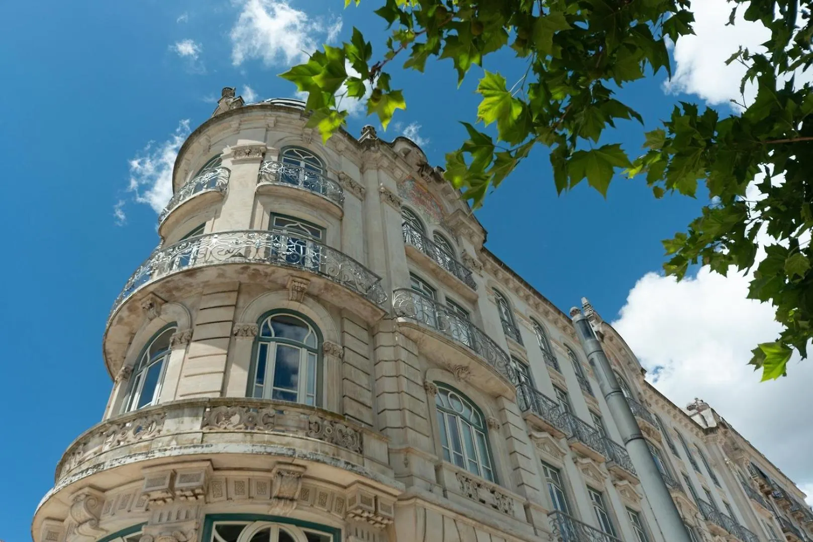 2-Bed Apt With A Charming Terrace At Intendente Lisbona Appartamento