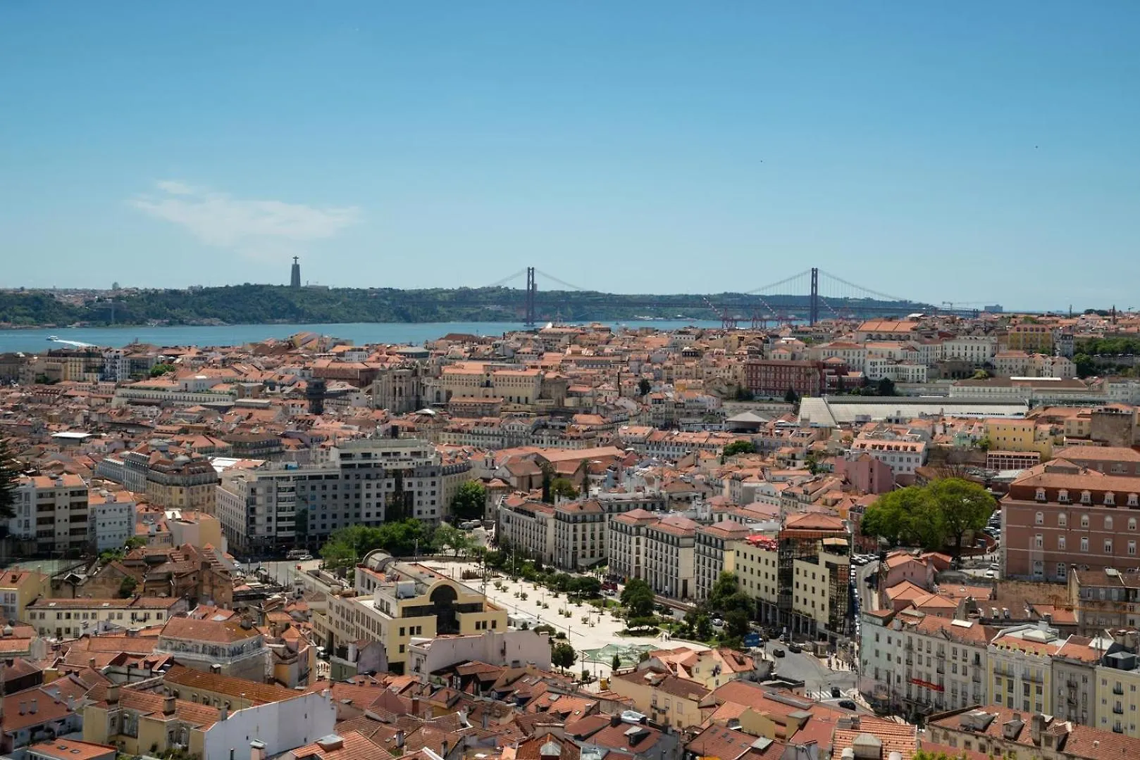 2-Bed Apt With A Charming Terrace At Intendente Lisboa Appartement